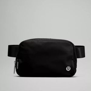Lululemon Everywhere Belt Bag